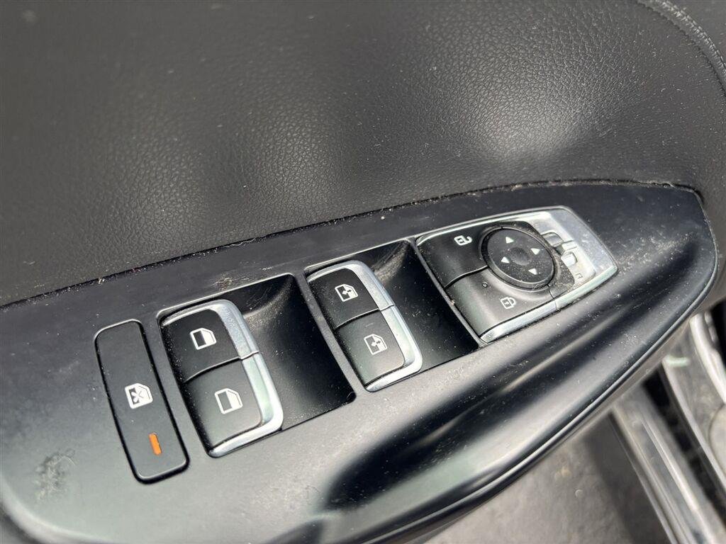 Used 2021 Ebony Black Kia GT-Line image 8