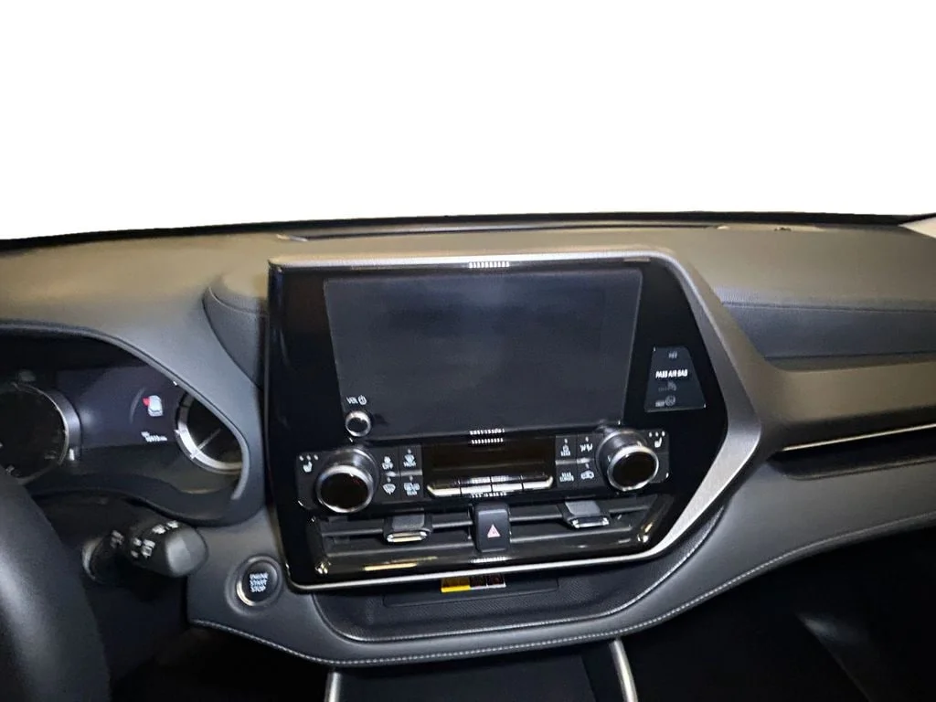 Used 2026 Pearl Toyota XLE image 10