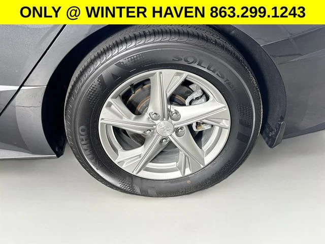 Used 2023 Gray Hyundai SE image 27