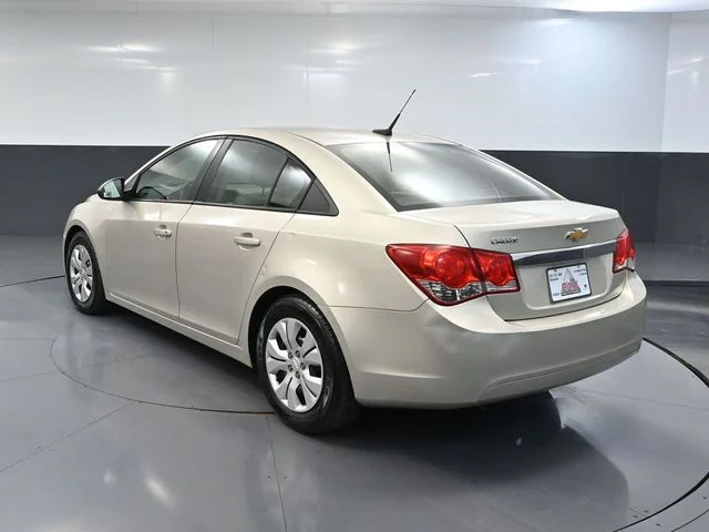 2013 Chevrolet Cruze LS - Photo 6