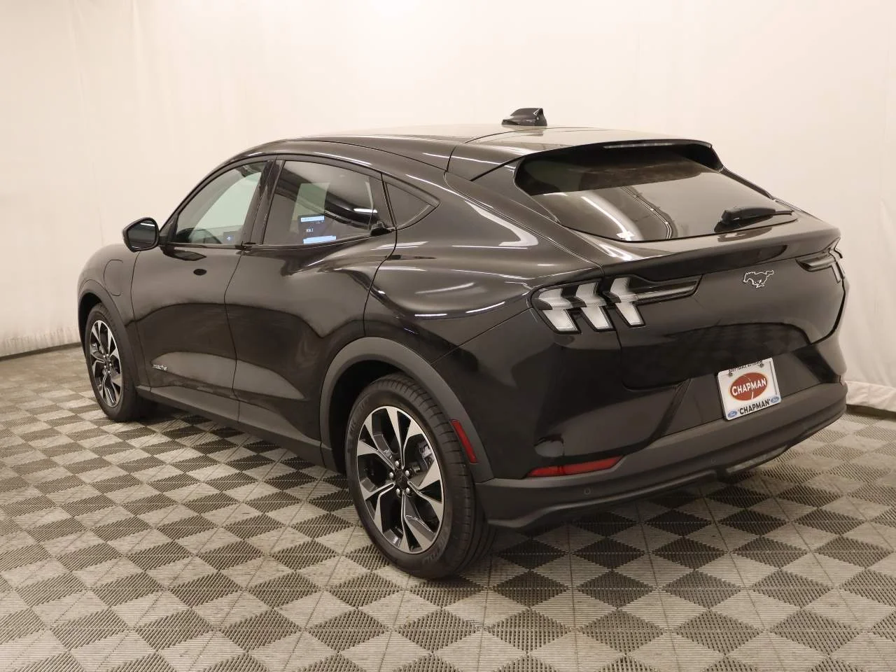 New 2026 Shadow Black Ford Select image 3