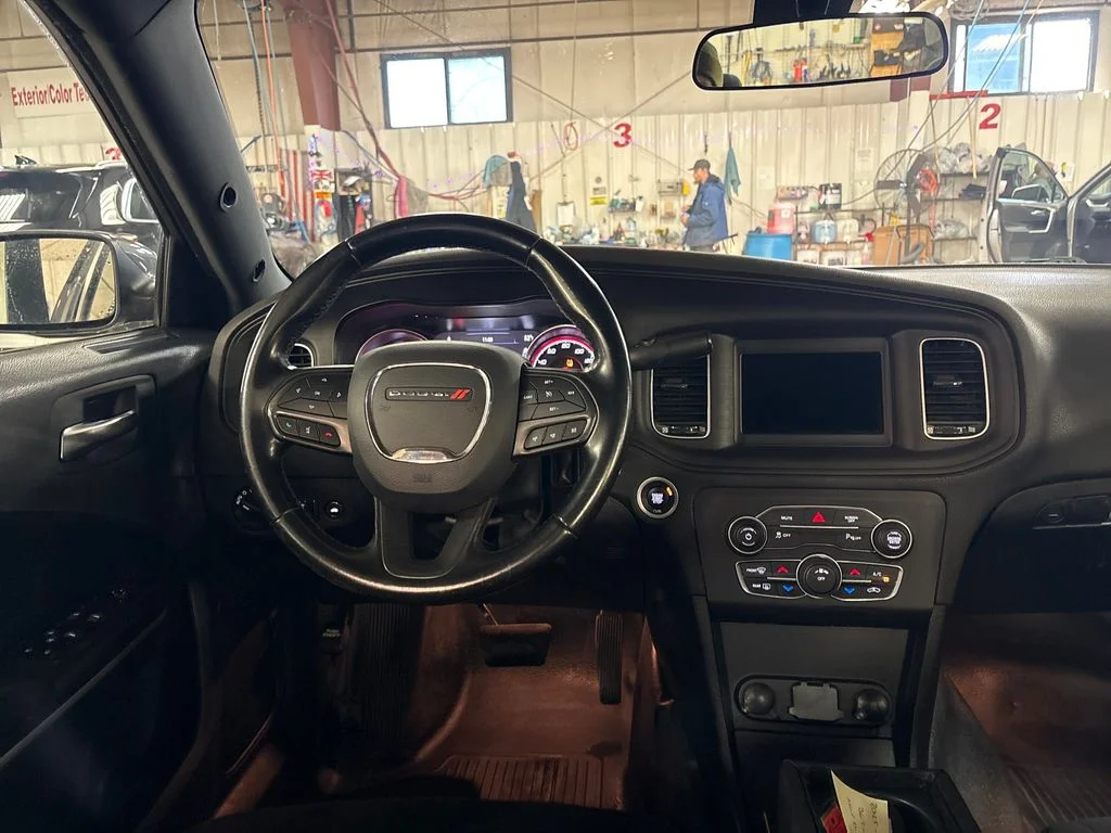 Used 2020 Gray Dodge Police image 17