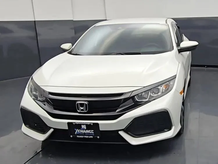 Used 2019  Honda LX Hatchback 4D image 4