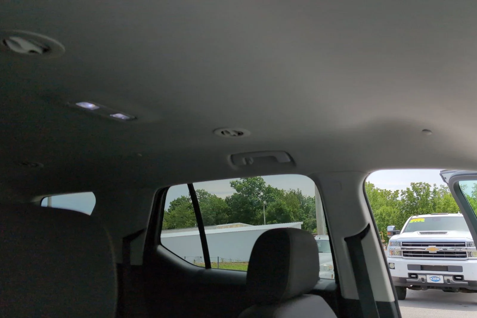 Used 2020 SUMMIT WHITE Chevrolet LS image 19