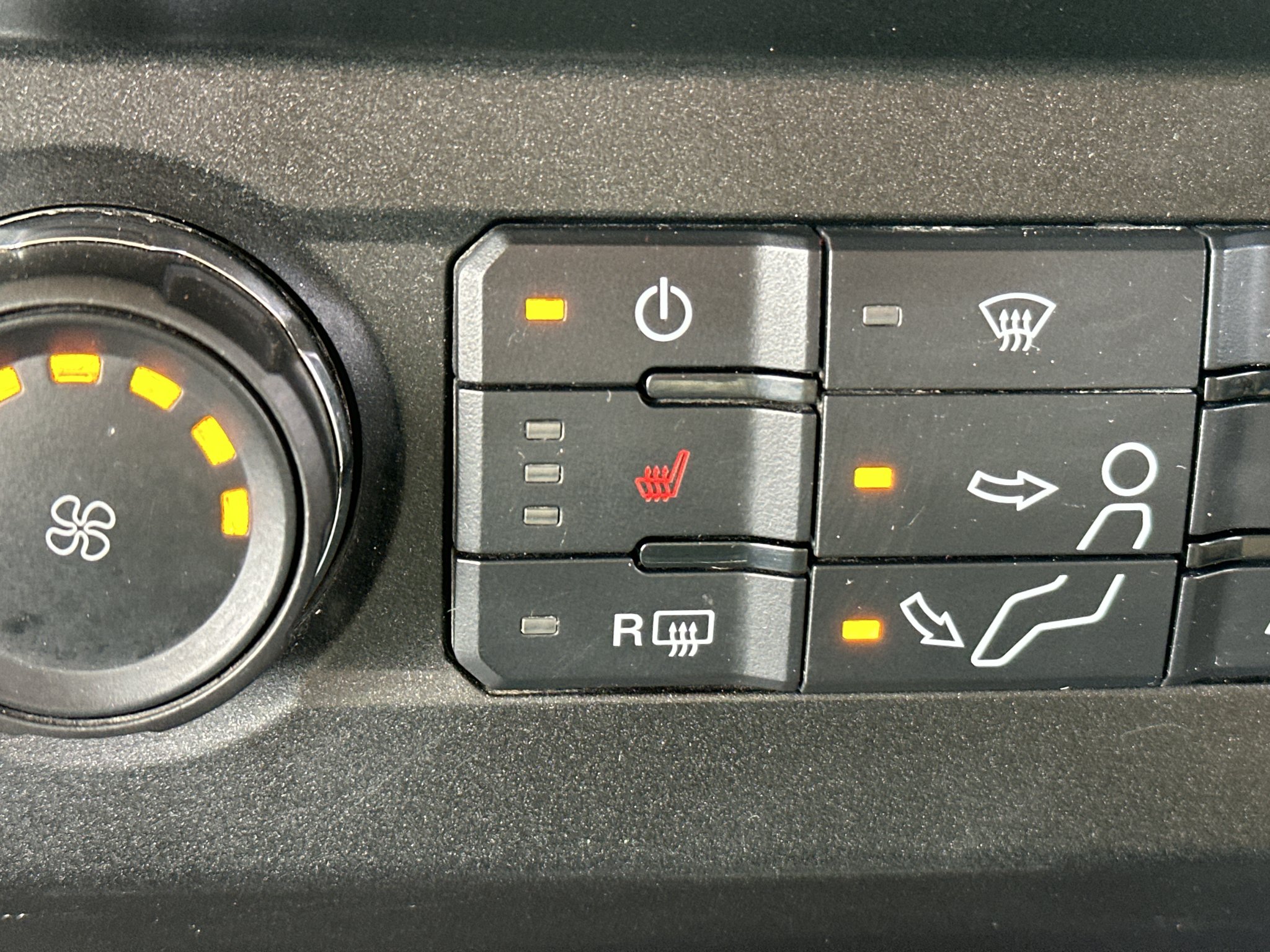Used 2017 White Gold Metallic Ford XLT image 26