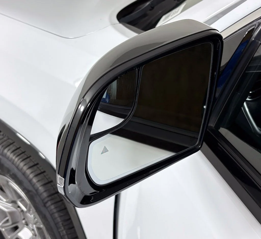 Used 2023 White Jeep Base image 16