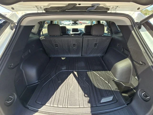 Used 2024 White Chevrolet LT image 12