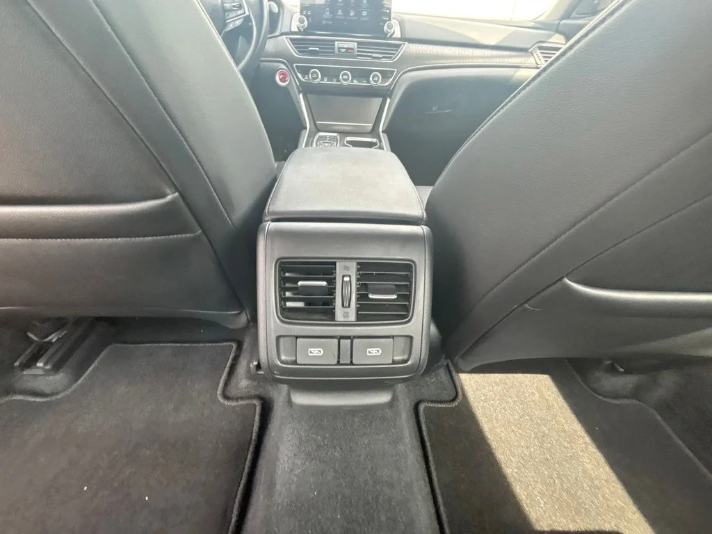 Used 2021 White Honda EX-L image 17