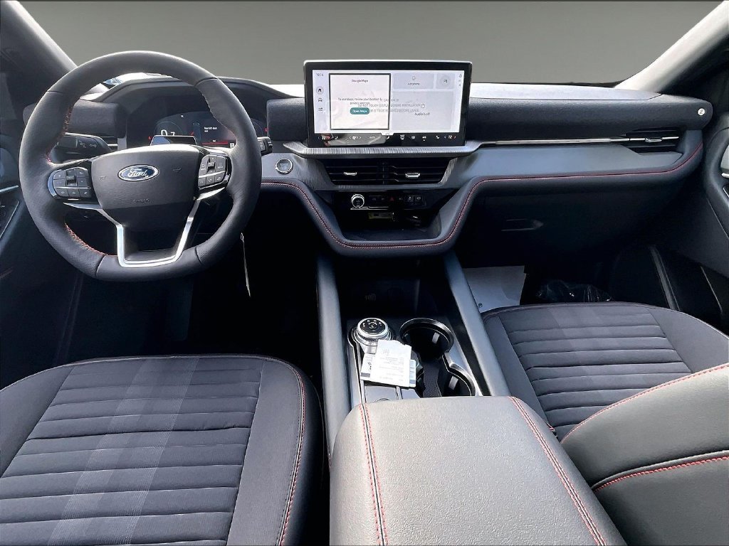 New 2027 Agate Black Metallic Ford ST-Line image 6