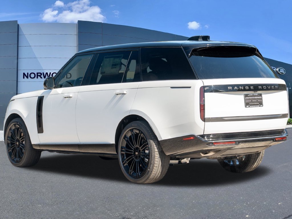 New 2027 Fuji White LAND ROVER  image 6