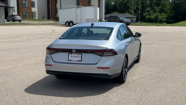 New 2026 Solar Silver Metallic Honda SE image 8