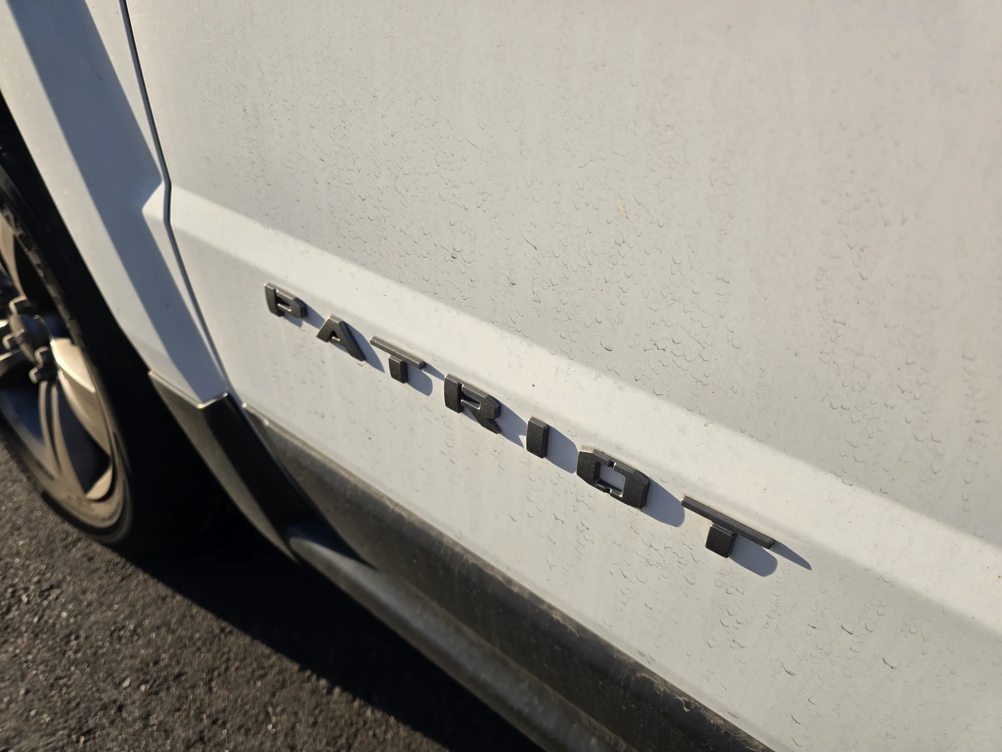 Used 2017 Bright White Clearcoat Jeep Sport SE image 18