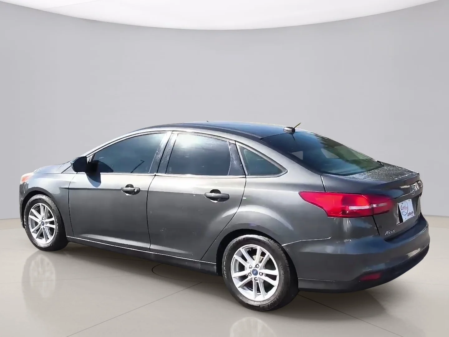 Used 2018 Grey Ford SE image 7