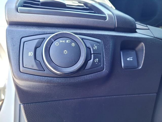 Used 2017 White Ford SE image 15
