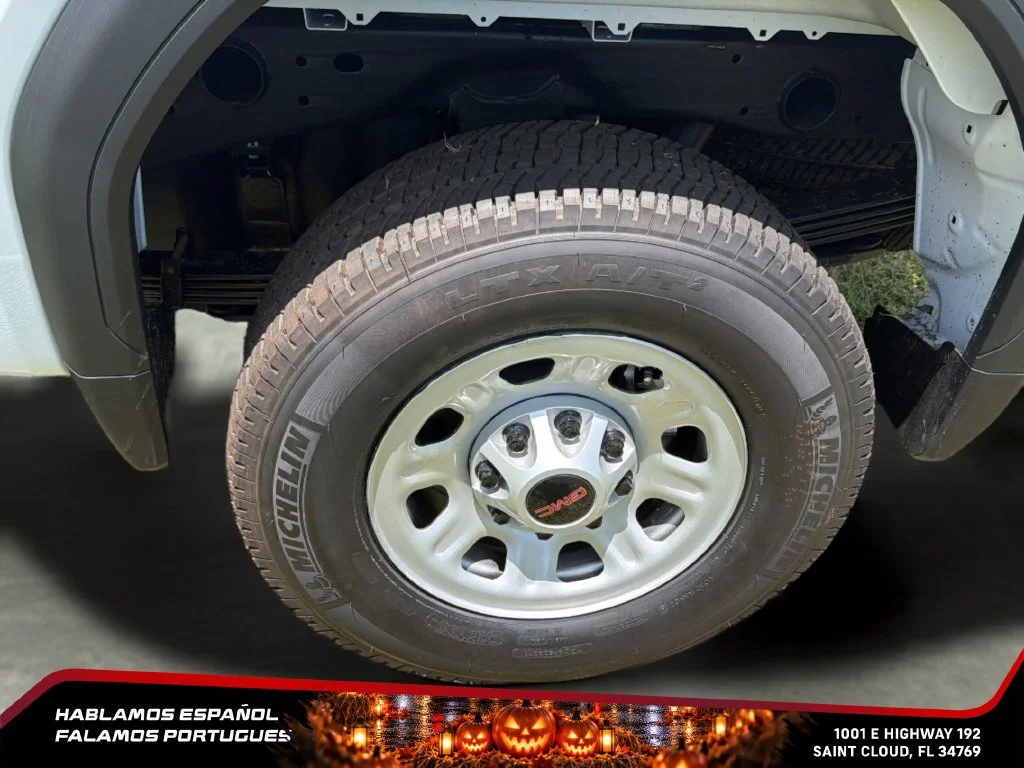 New 2026 Summit White GMC Pro image 11