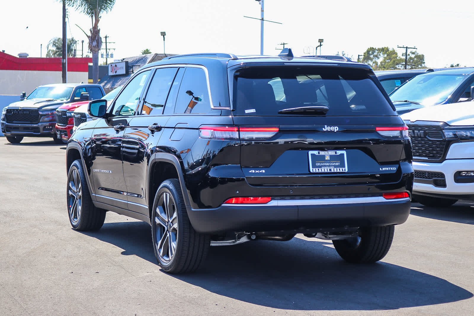 New 2027 High-Gloss Black Paint Jeep Limited image 6