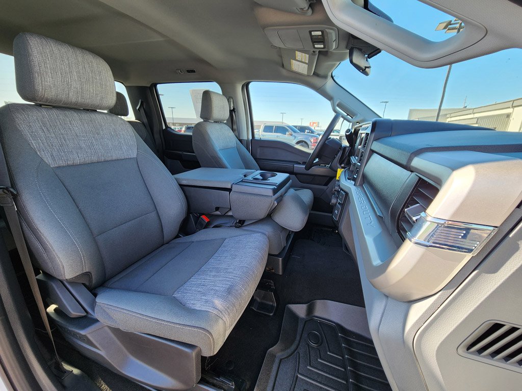 Used 2024 Oxford White Ford XLT image 22
