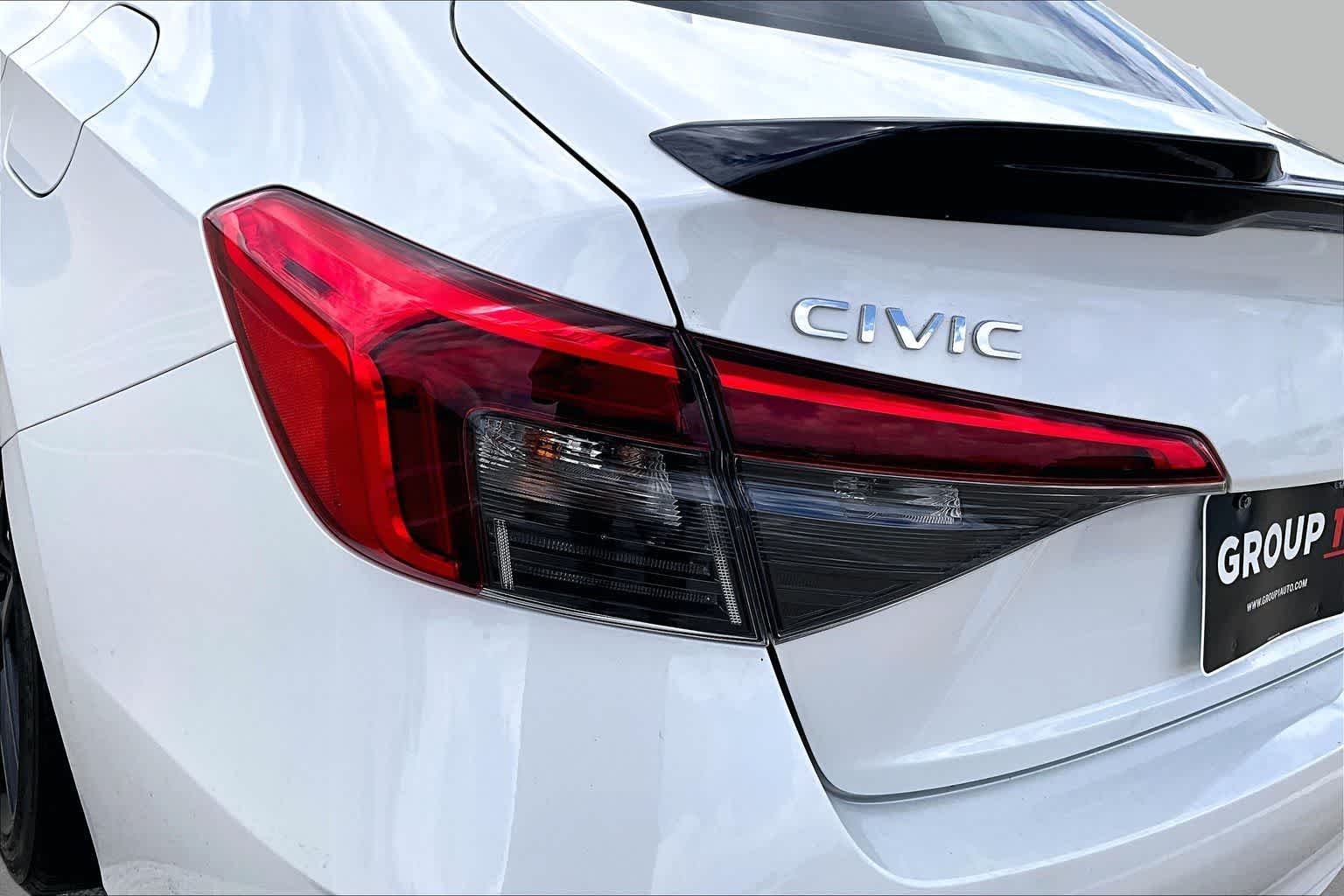 Used 2024 Platinum White Pearl Honda  image 38