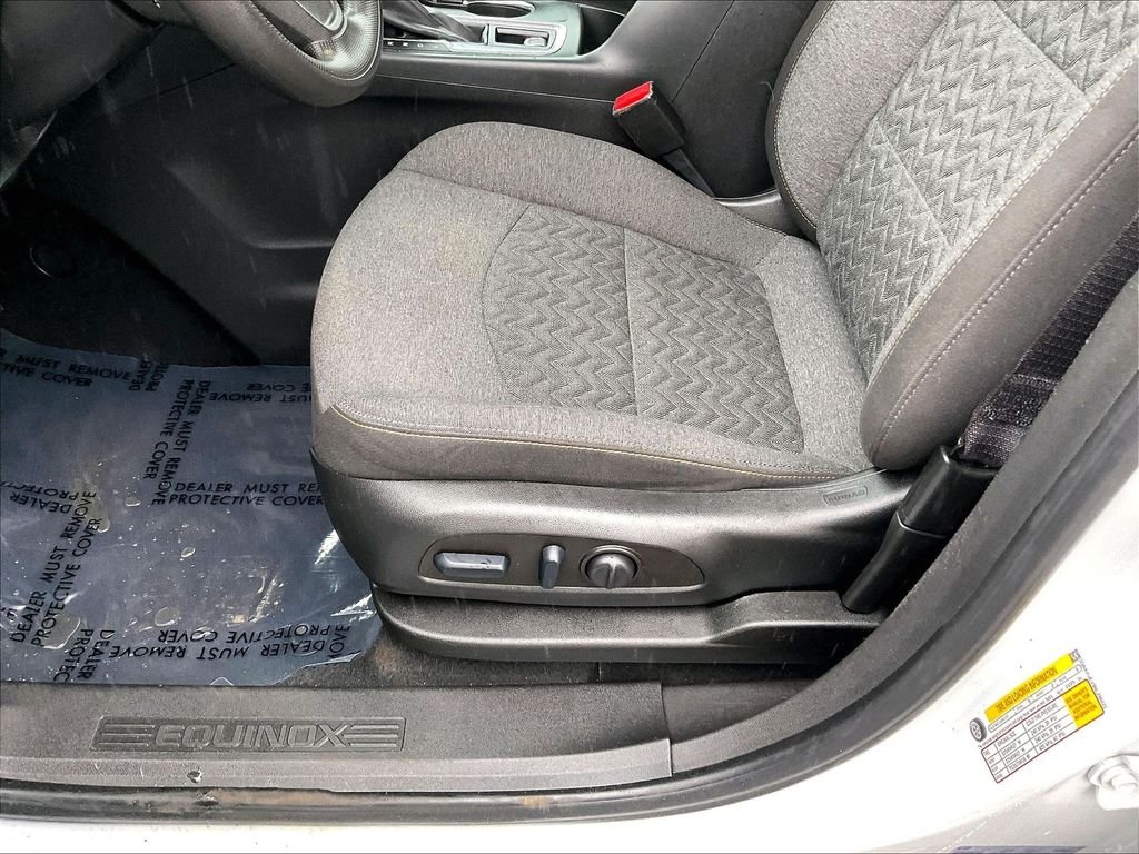 Used 2022 White Chevrolet LT image 32