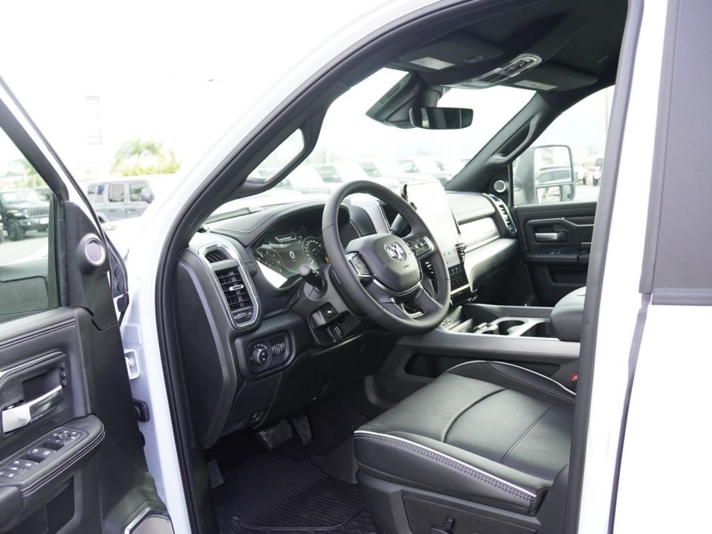 New 2026 Bright White Clear-Coat Exterior Paint RAM Laramie image 19