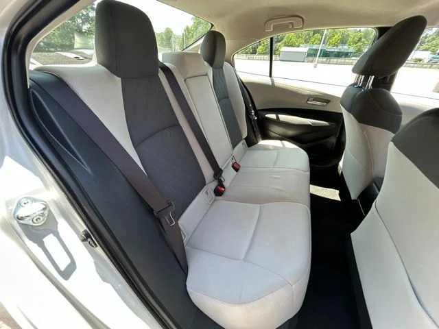 Used 2020 White Toyota LE image 31