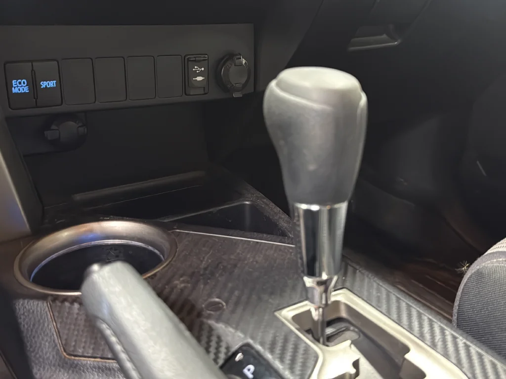 Used 2015 Red Toyota XLE image 26