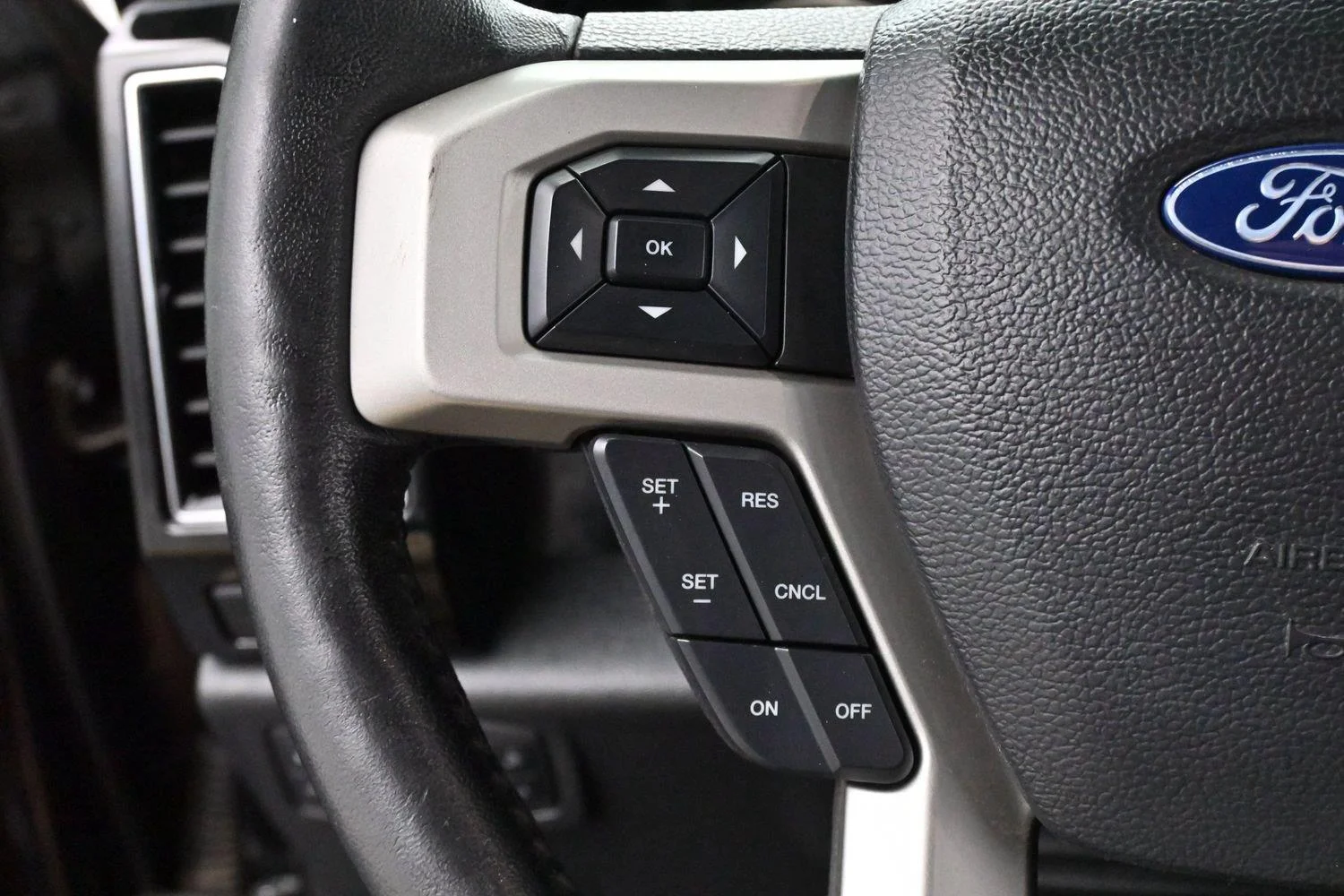 Used 2019 Agate Black Ford LARIAT image 19