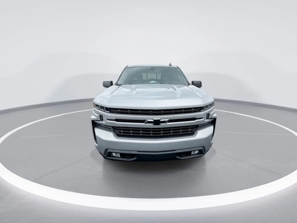 Used 2020 Silver Chevrolet RST image 3