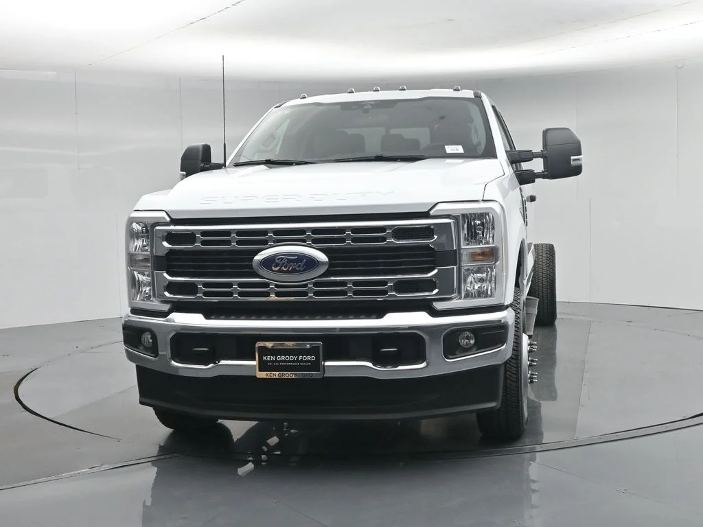 New 2026 Oxford White Ford XL image 51