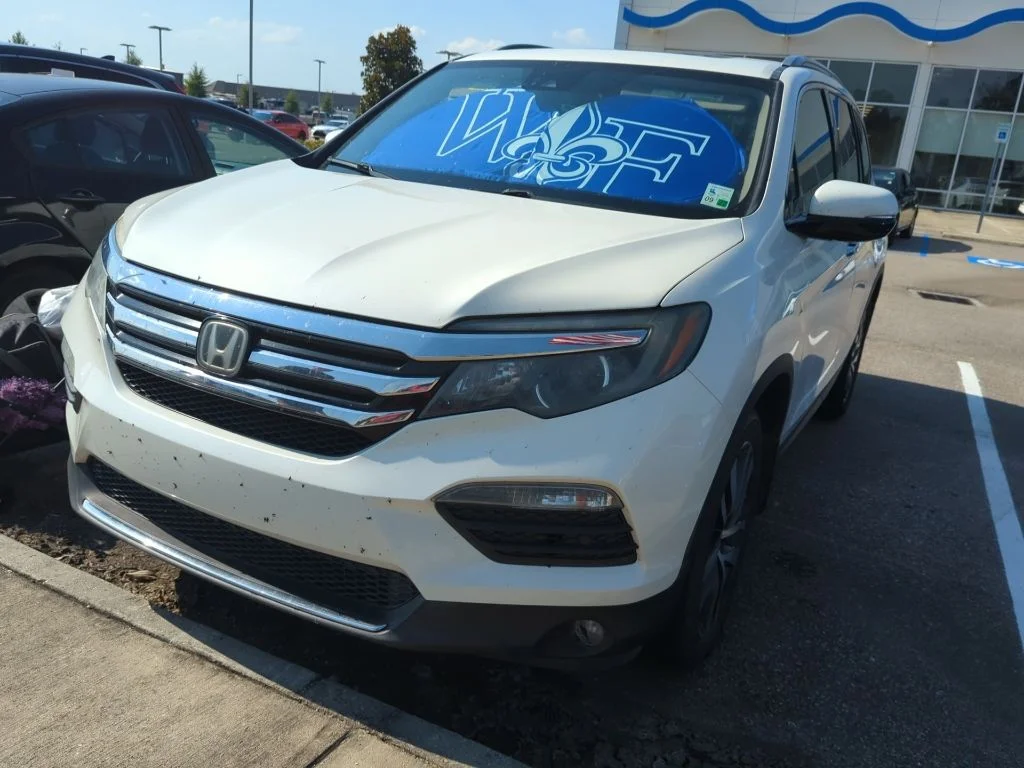 Used 2017 White Diamond Pearl Honda Elite image 1
