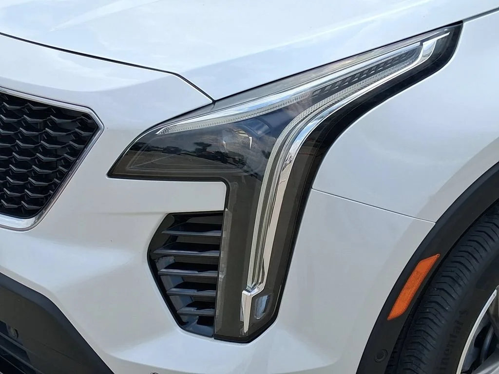 Used 2023 Crystal White Tricoat Cadillac Sport image 7