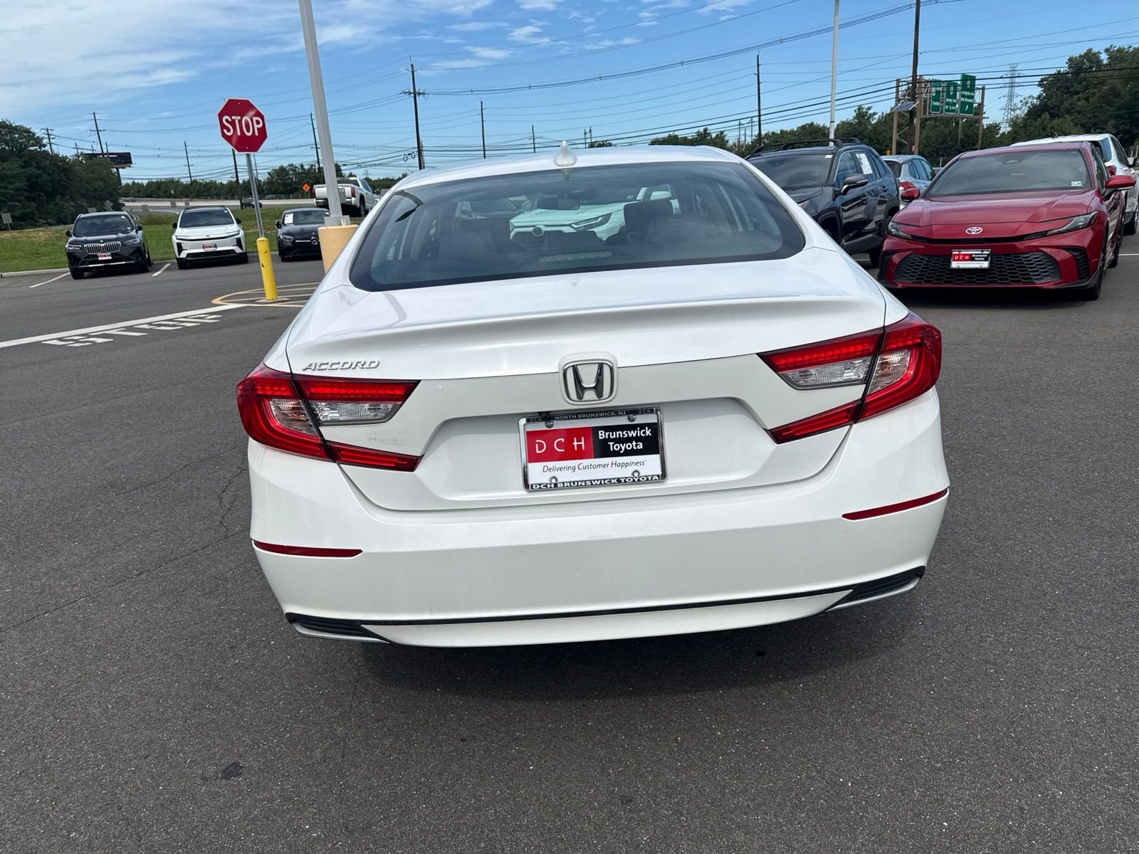 Used 2018 White Honda LX image 6