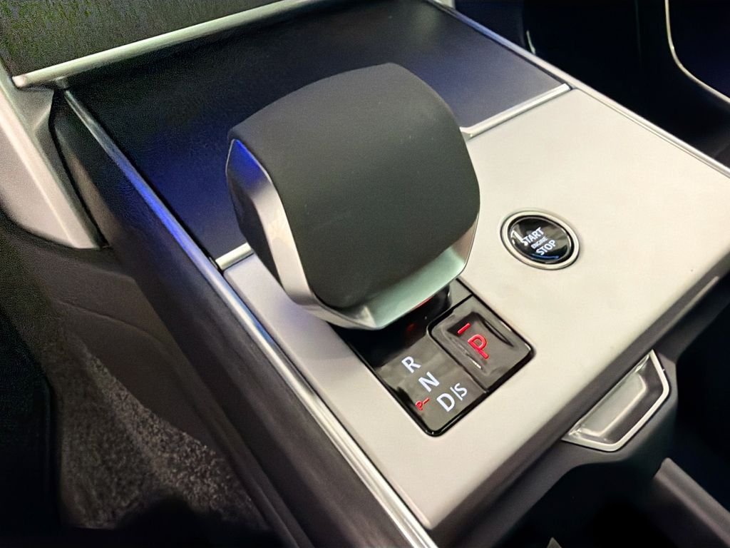 2025 Land Rover Range Rover SE - Photo 18