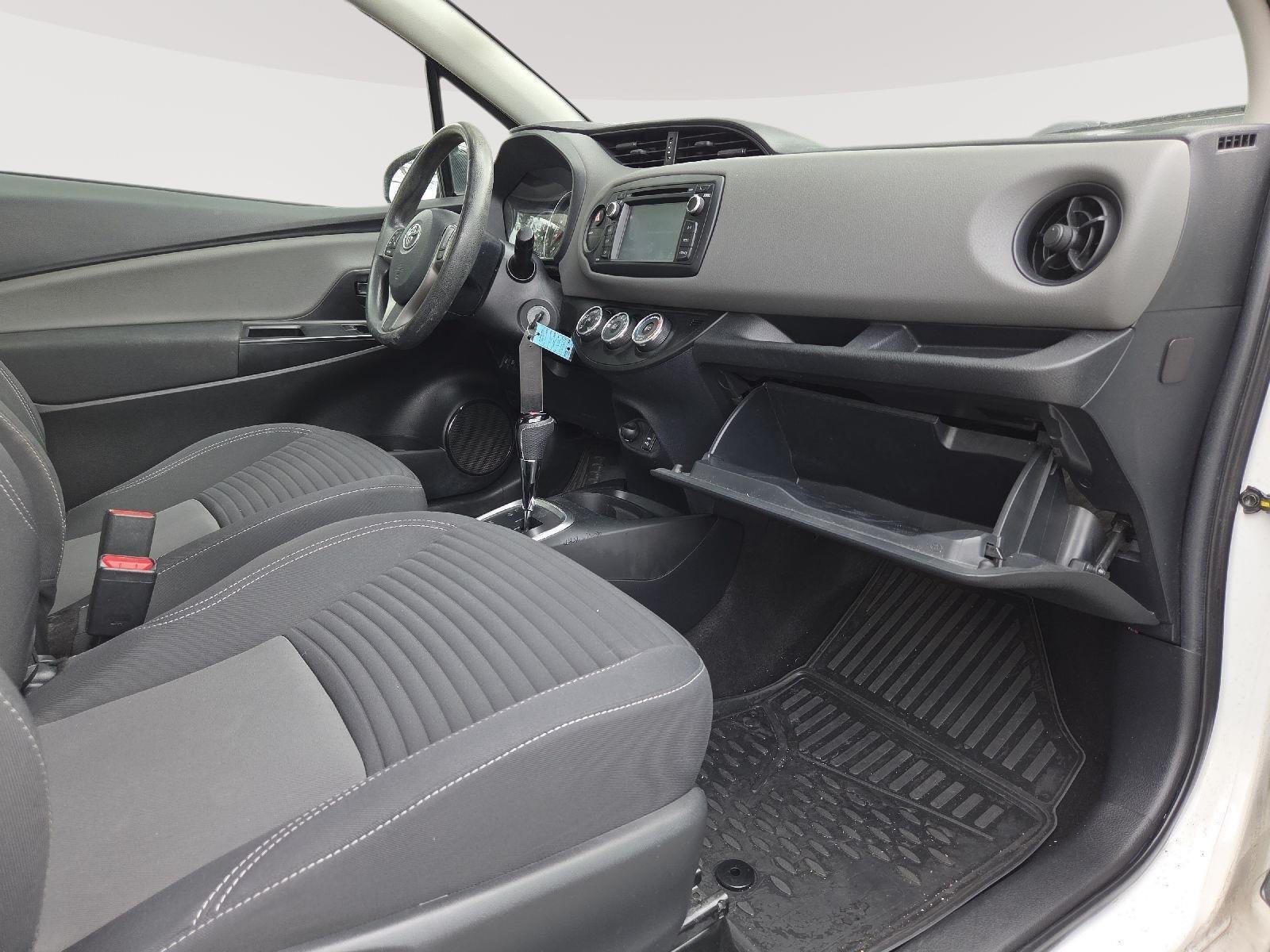 Used 2018 Ice Cap Toyota L image 18