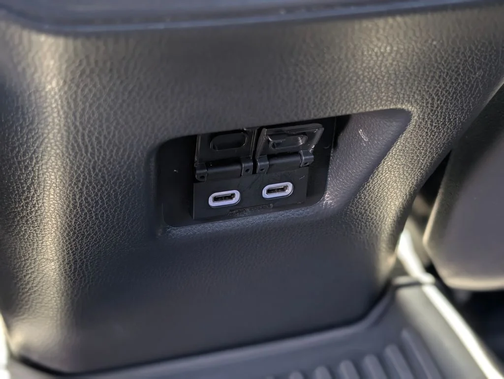 2024 Toyota RAV4 XSE - Photo 19
