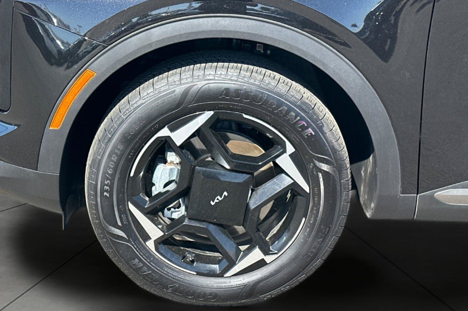 Used 2026 Black Kia EX image 31