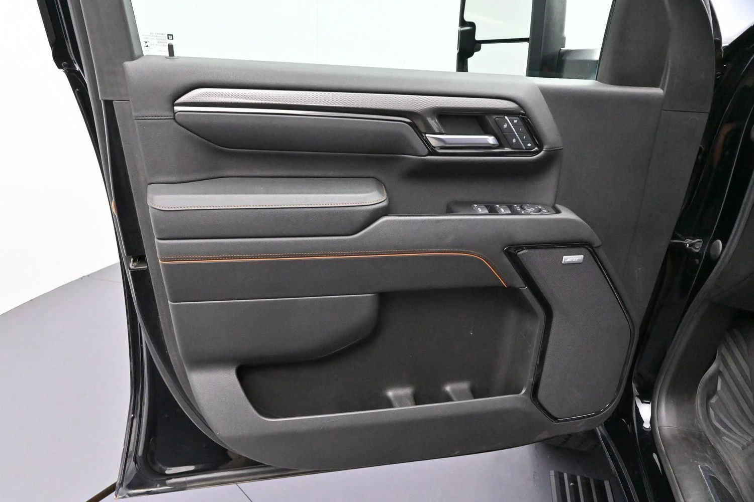 Used 2024 Onyx Black GMC AT4 image 9