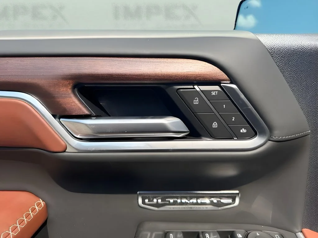 New 2026 Glacier White Tricoat GMC Denali Ultimate image 10