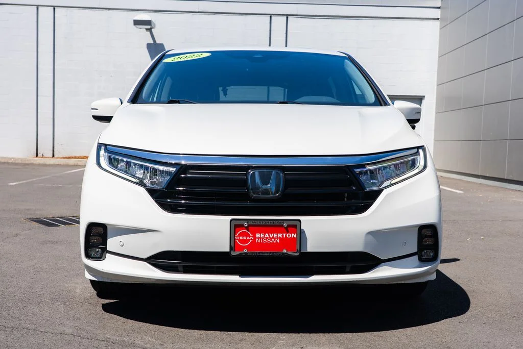 Used 2022 White Honda Touring image 2