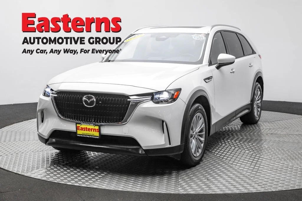 Used 2024 White Mazda Preferred image 1