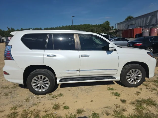 Used 2019 White Lexus 460 image 11