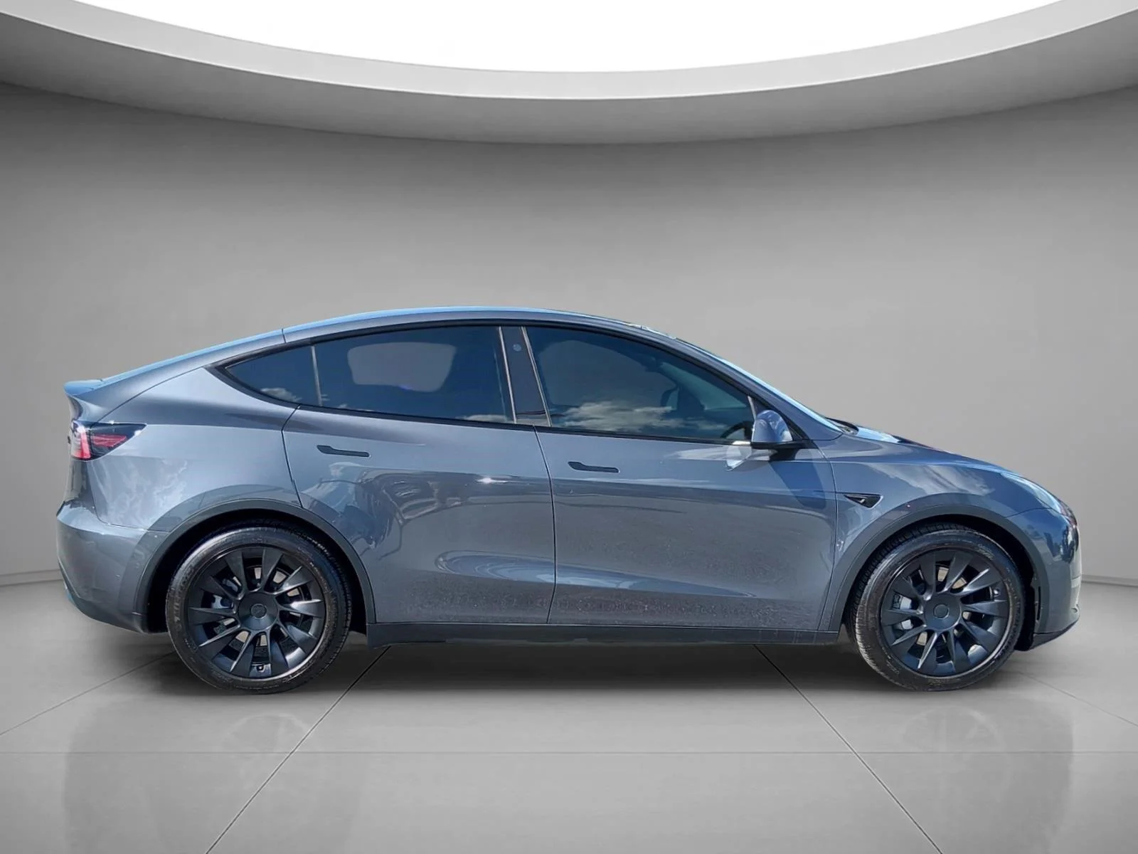 Used 2022 Midnight Silver Metallic Tesla Long Range image 6