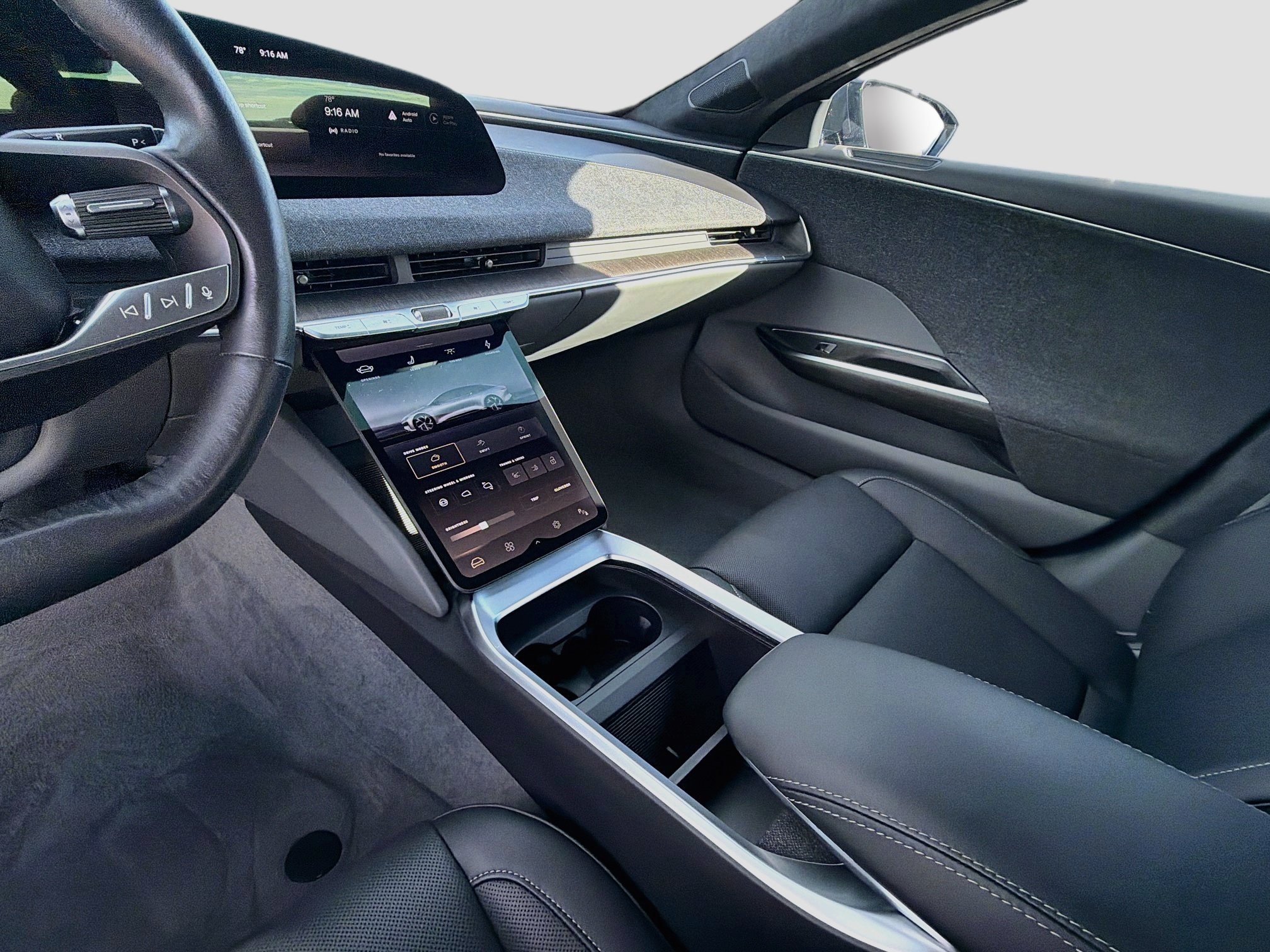 Used 2024 Quantum Gray Metallic Lucid Touring image 26