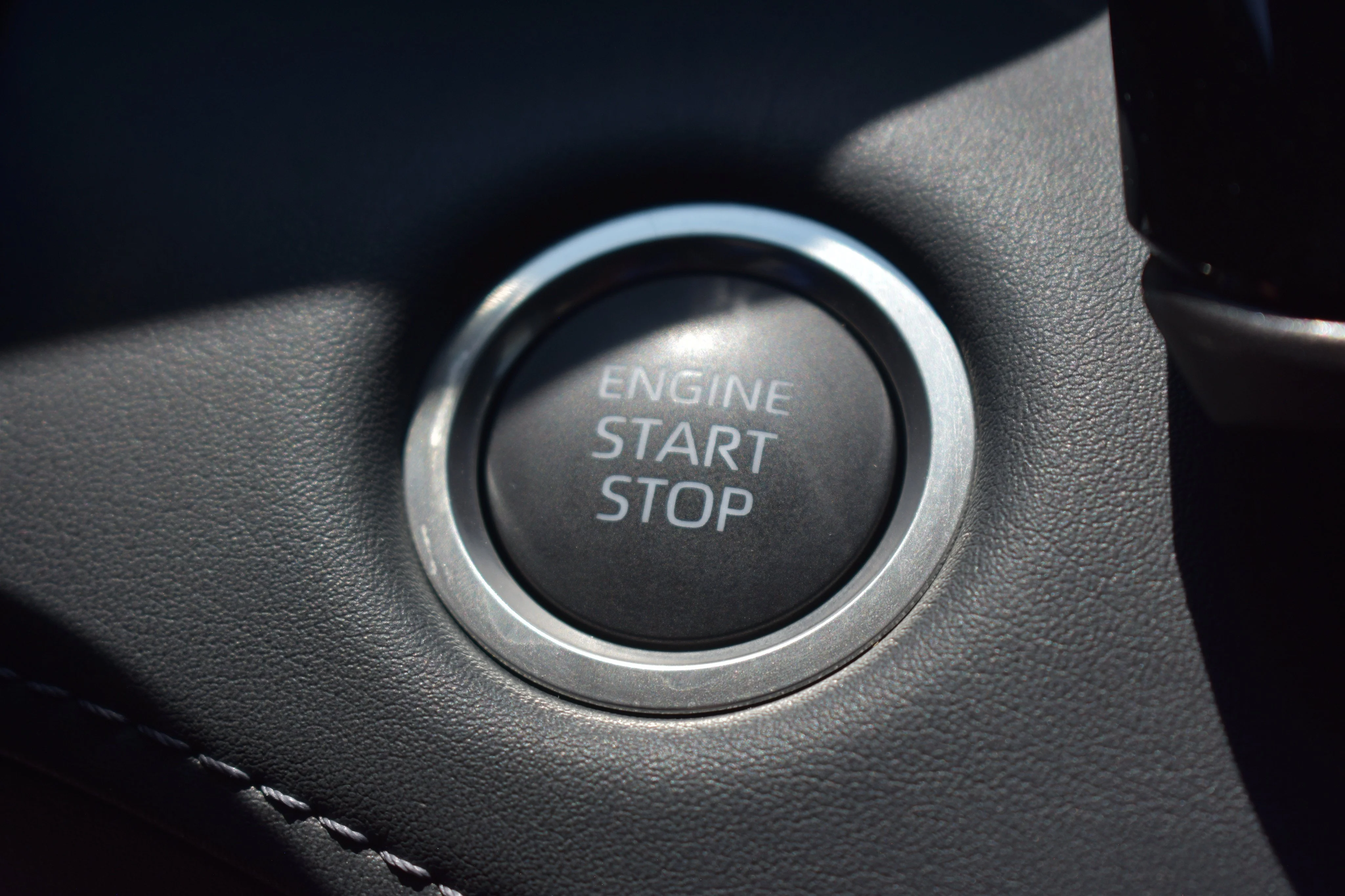 Used 2025  Toyota Limited image 32