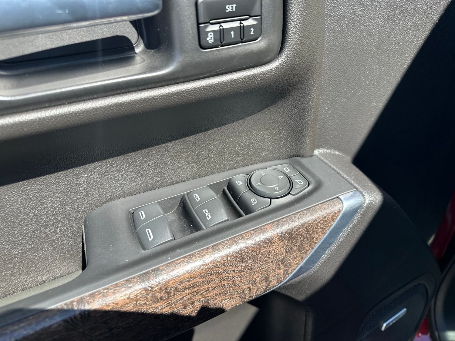 Used 2022 Red GMC Denali image 22
