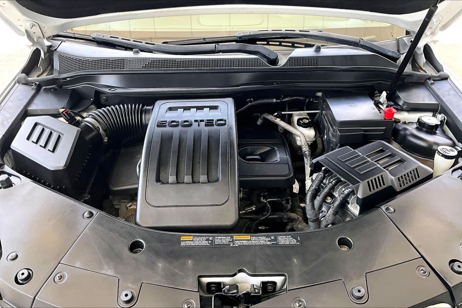 Used 2015 Summit White Chevrolet LS image 27