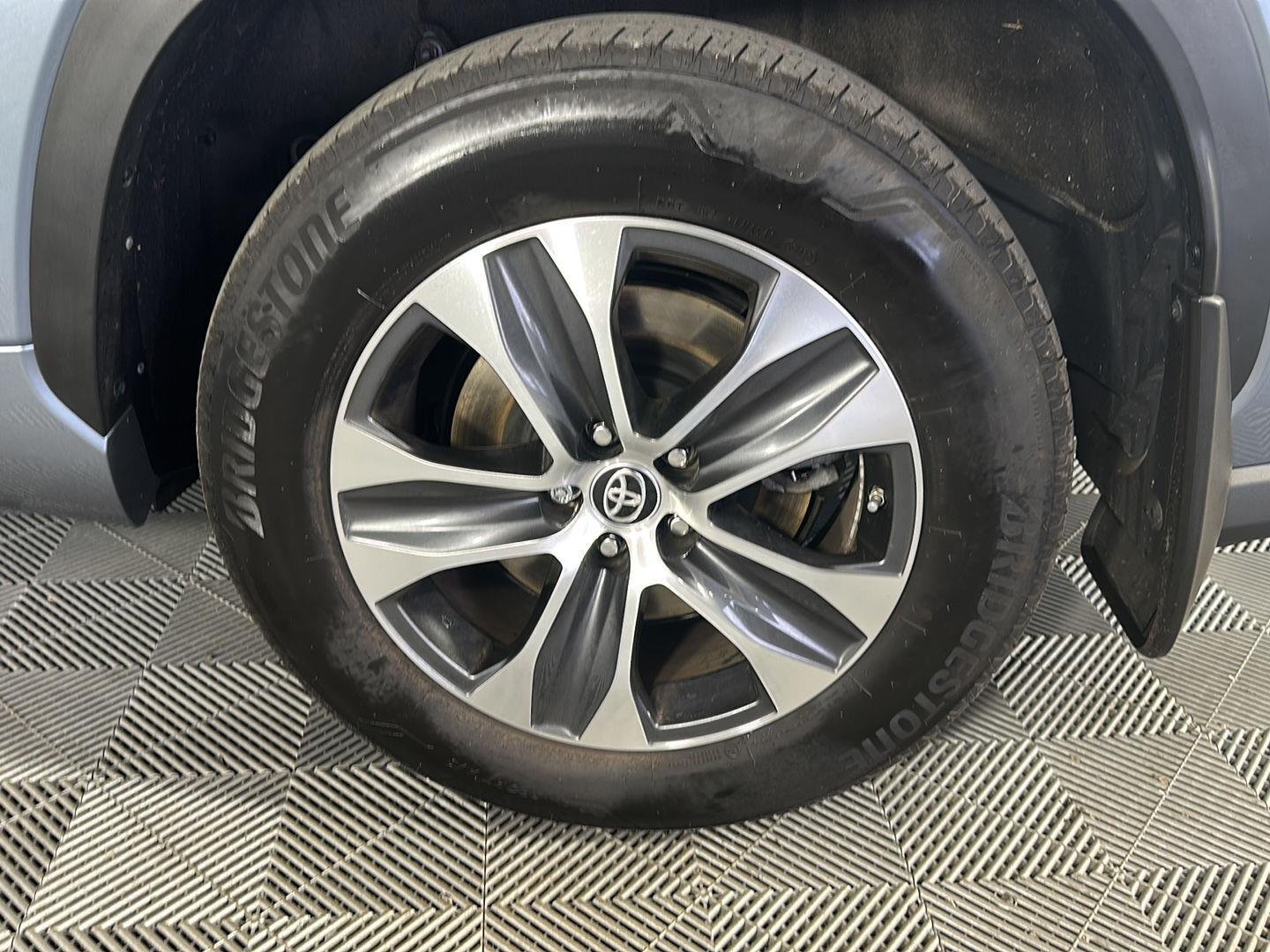Used 2023 Moon Dust Toyota XLE image 9