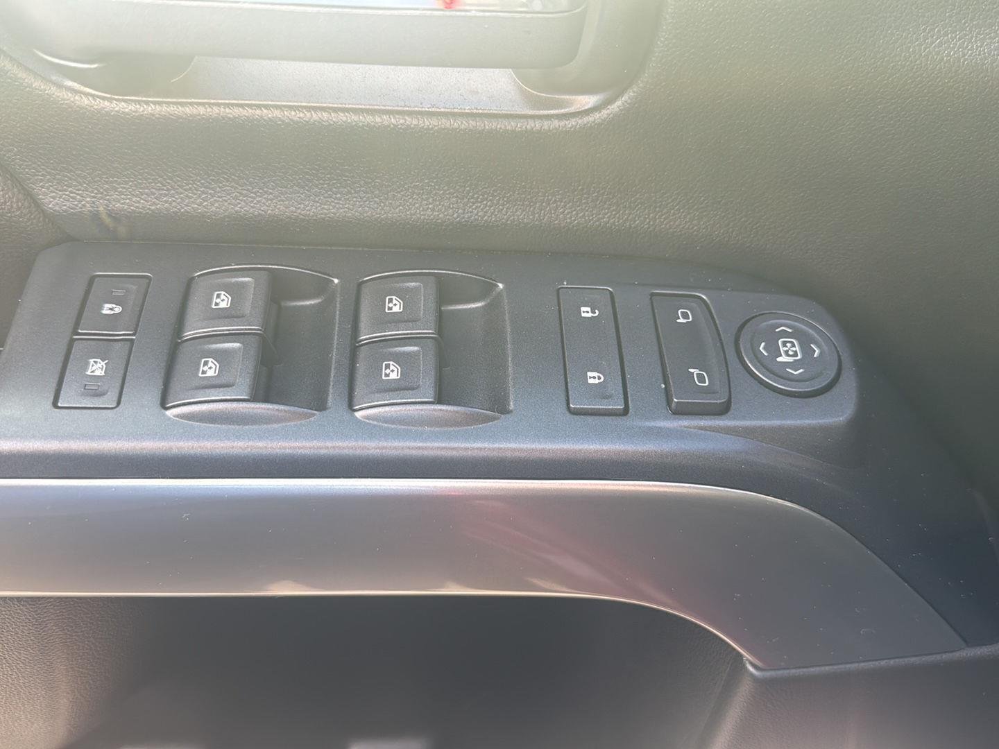 Used 2018 CAJUN RED TINTCOAT Chevrolet LT image 14