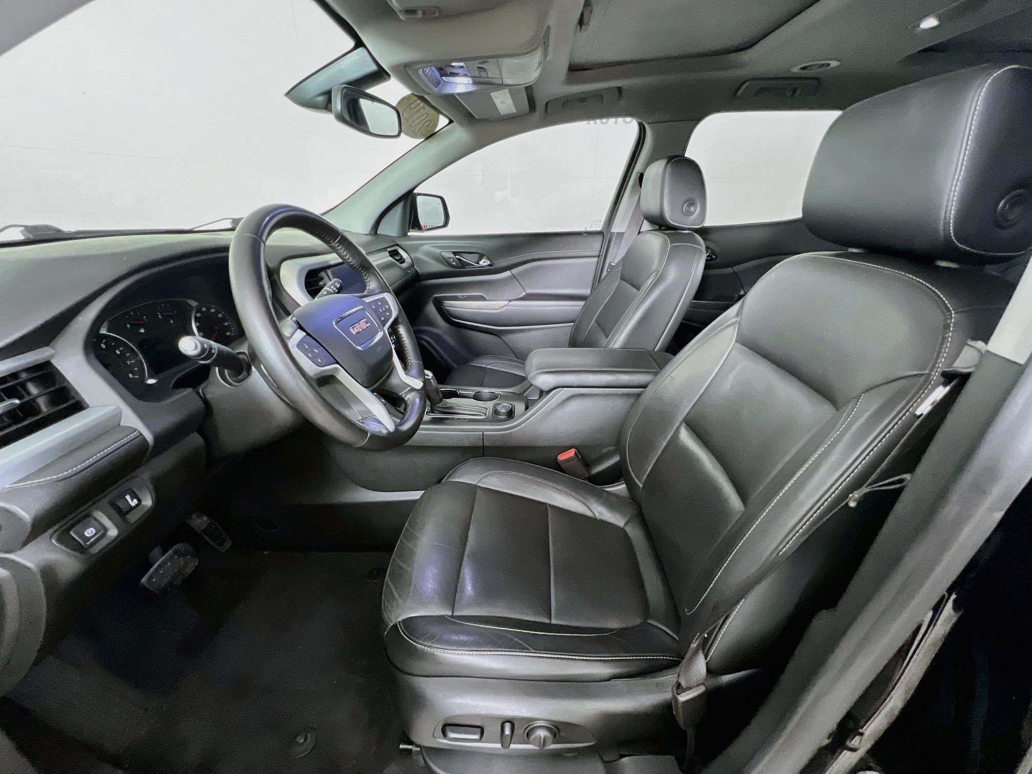Used 2019 Ebony Twilight Metallic GMC SLT image 10
