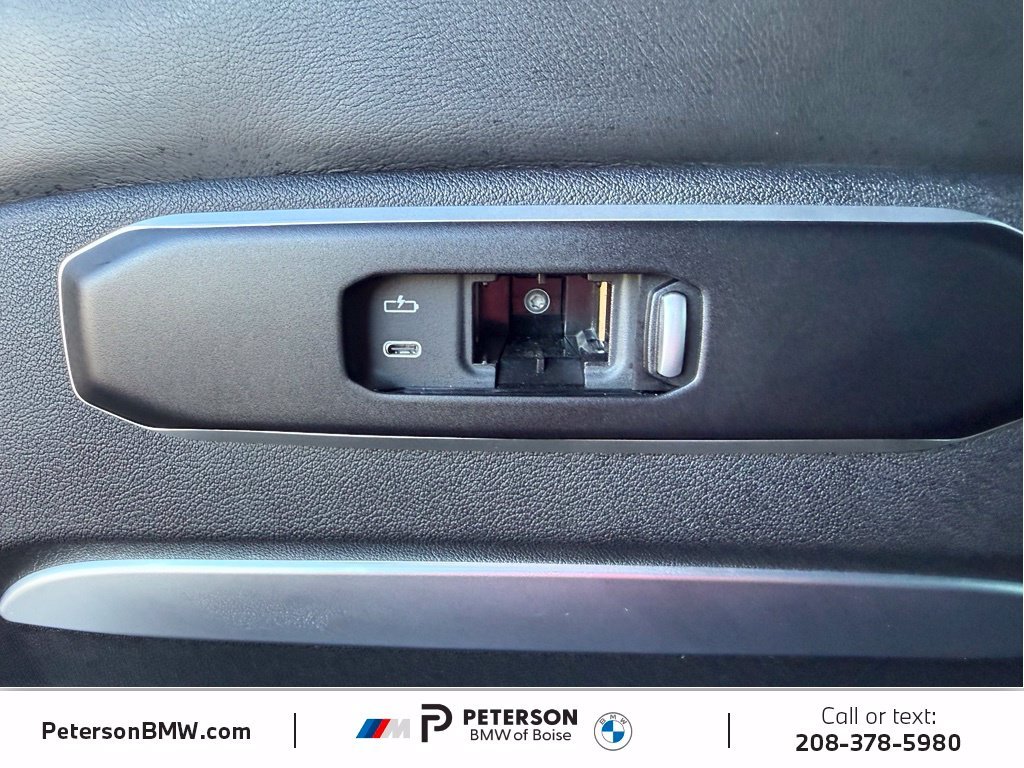 Used 2026 Black BMW M60i image 29